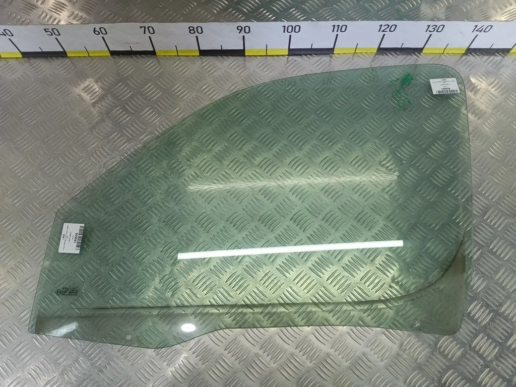 Стекло двери передней левое Citroen Berlingo I ре