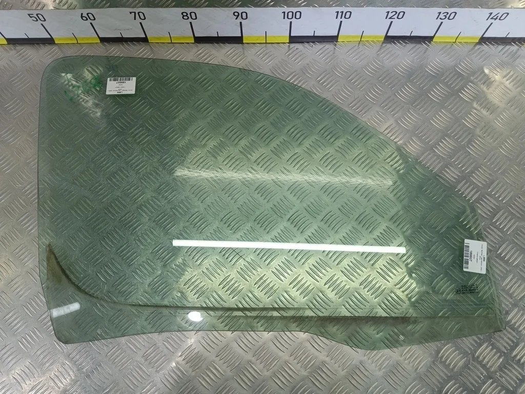 Стекло двери передней правое Citroen Berlingo I р