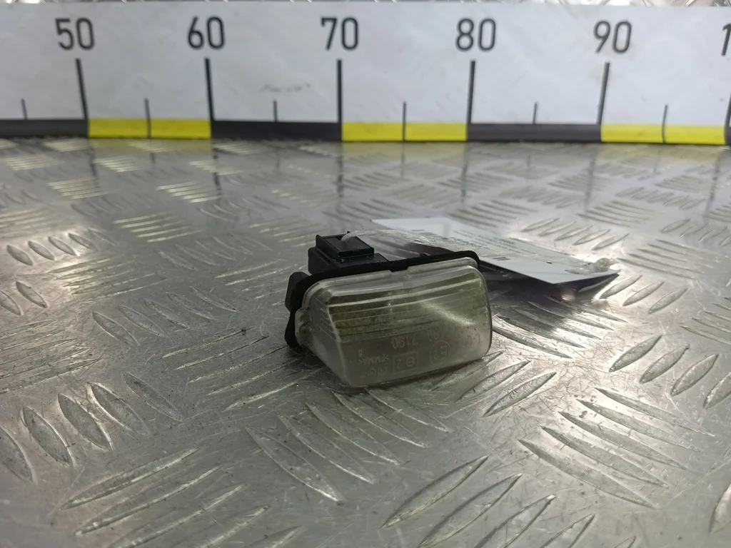 Фонарь номерного знака Citroen Berlingo I рестайл