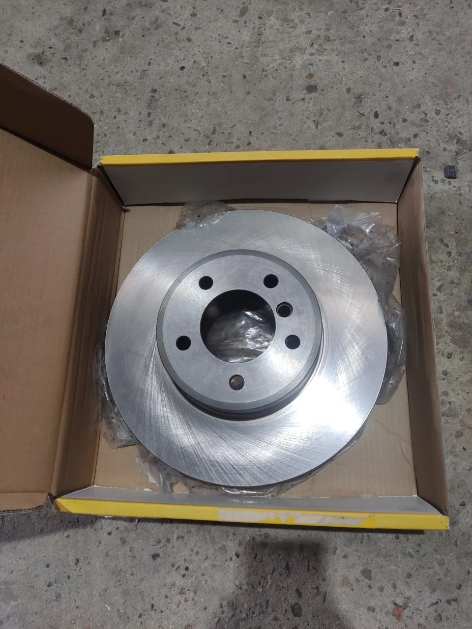 Диск тормозной BMW 5 2007 34116753221 E60, передний