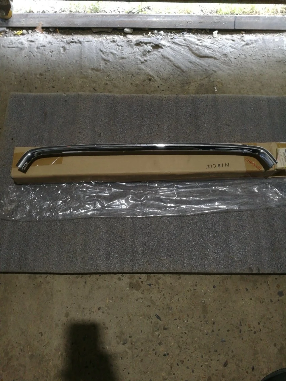 Молдинг решетки радиатора Mitsubishi ASX 2012 6400C961, передний