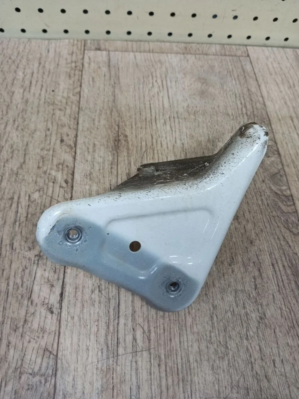 Кронштейн крепления крыла Skoda Rapid I (2012—2017) Rapid I (2012—2017) NH3