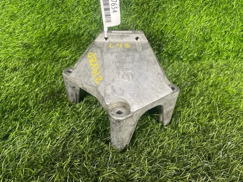 Кронштейн двигателя Opel Meriva A 2004 13226751 E75 Z16XE