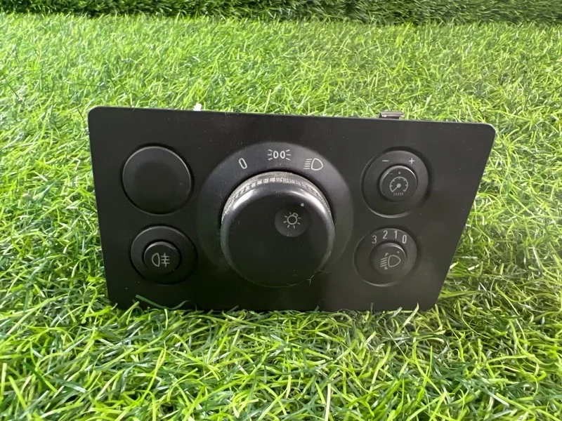 Переключатель света Opel Zafira B 13205864 L75 Z16XER