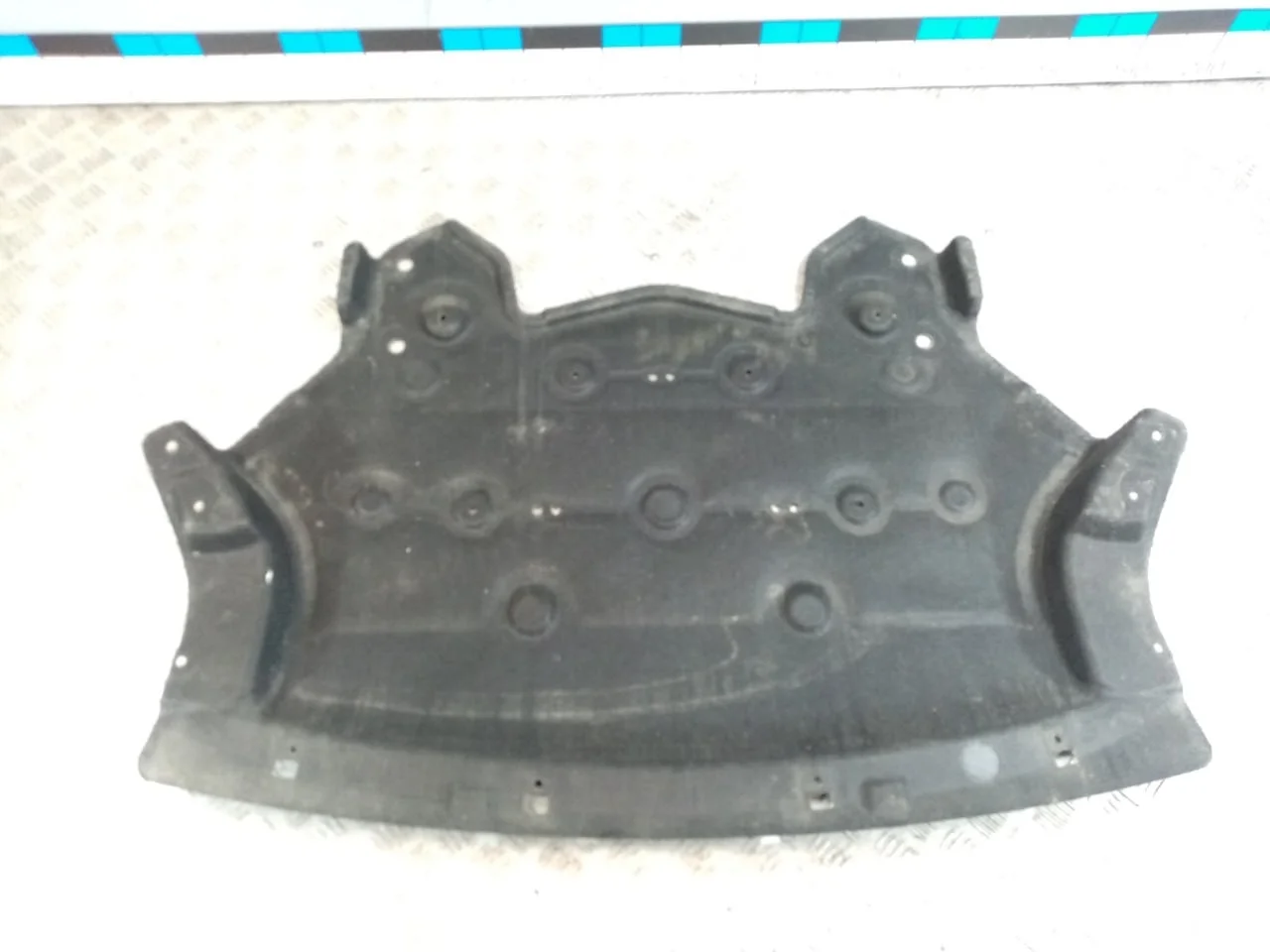 [Б/У] Защита антигравийная F15 F16 [Код: 00625032 ]