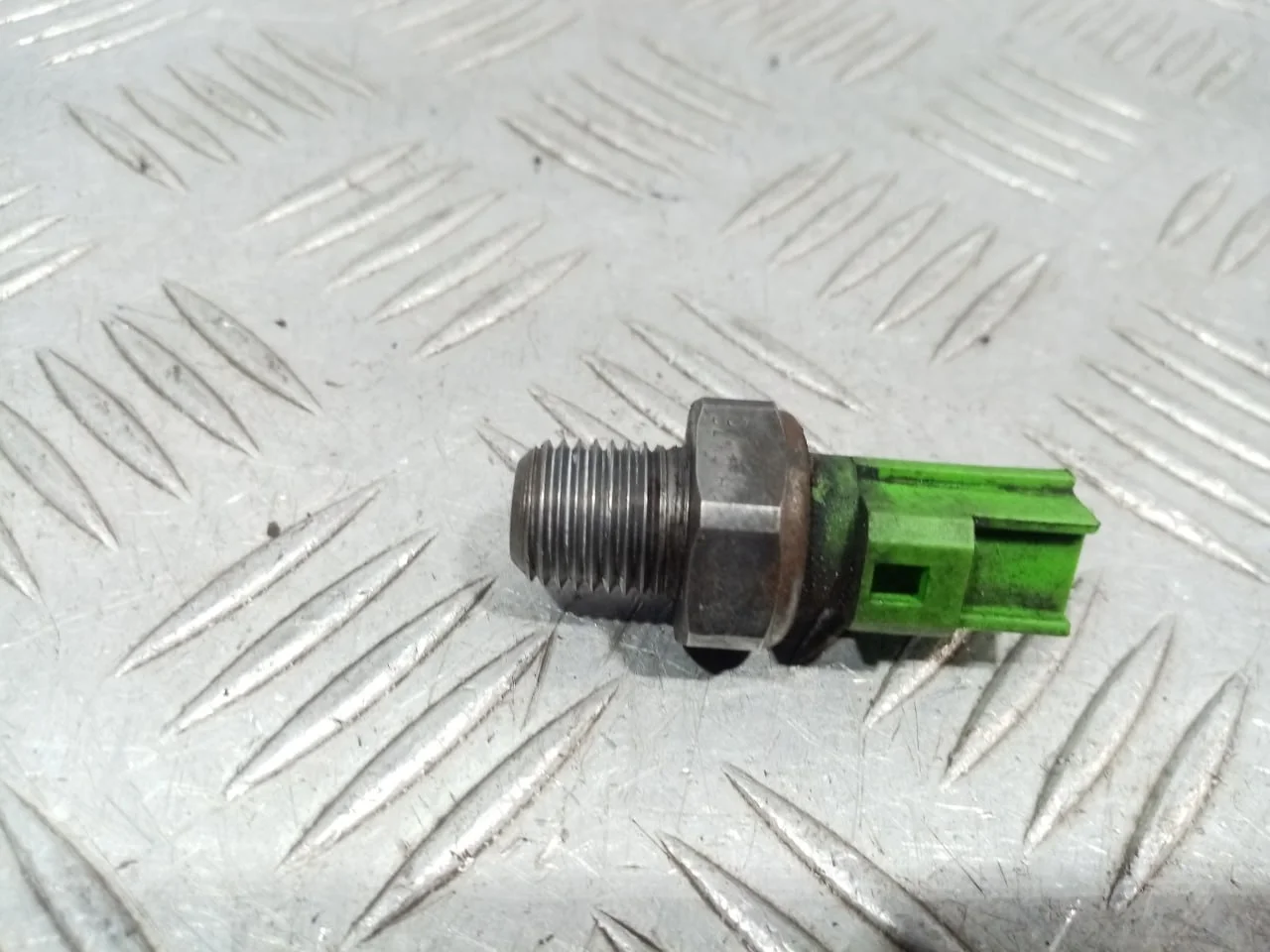 [Б/У] Датчик давления масла Ford [Код: 00619710 ]