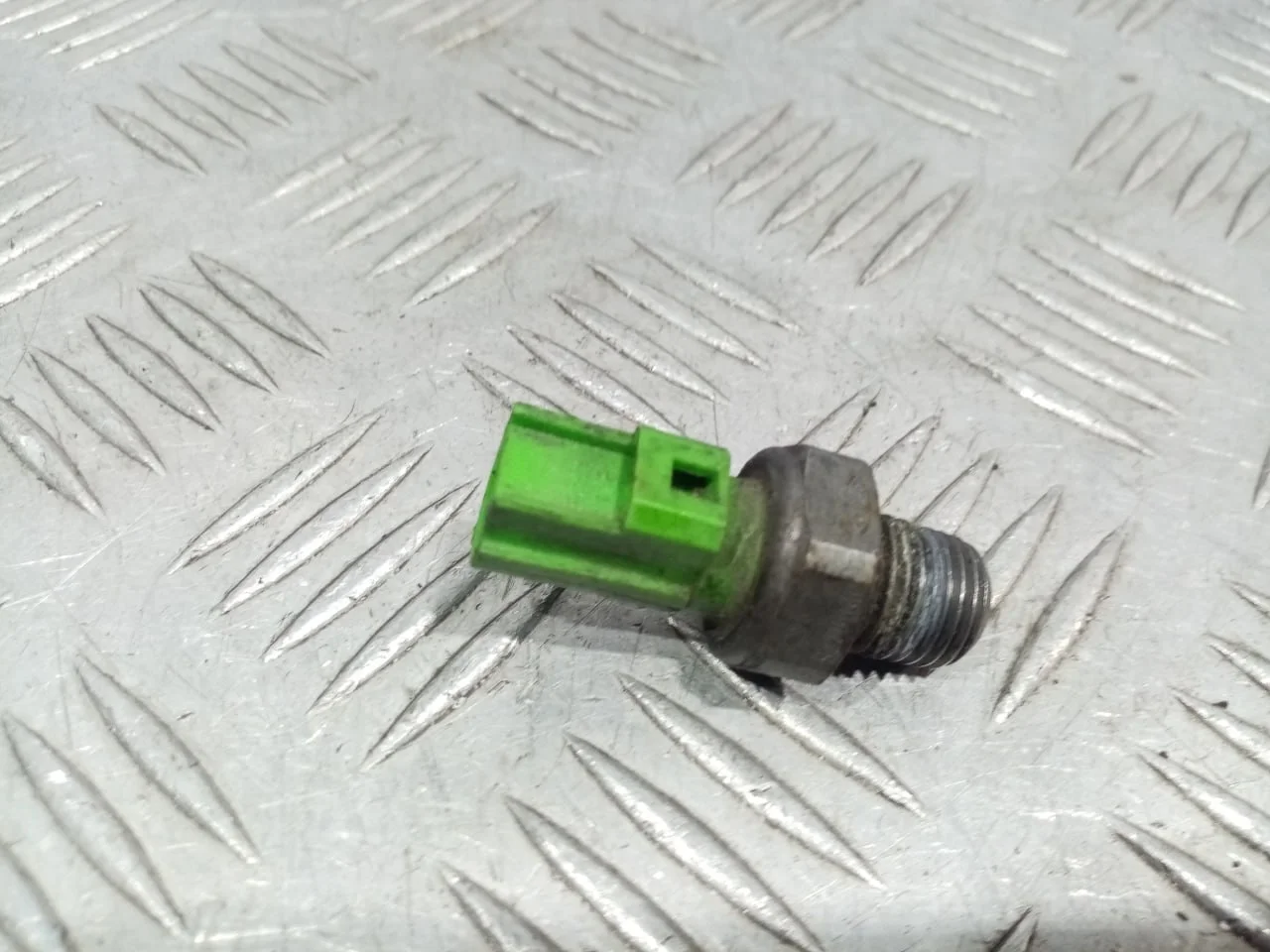 [Б/У] Датчик давления масла Ford [Код: 00621461 ]