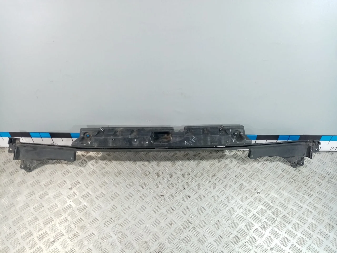 [Б/У] Кронштейн заднего бампера [Код: 00620708 ]