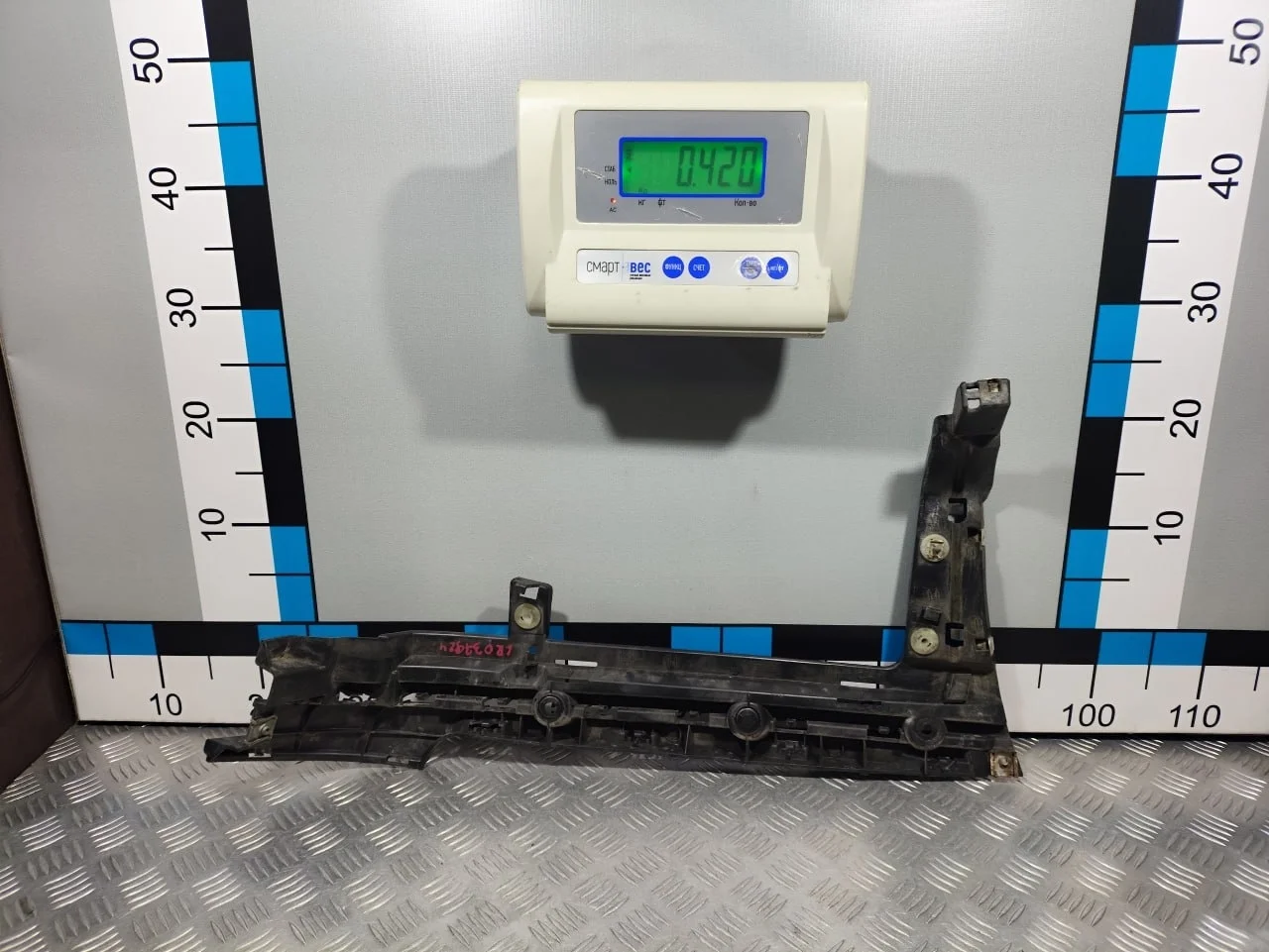 [Б/У] Кронштейн заднего бампера правый Land Rover [Код: 00619668 ]