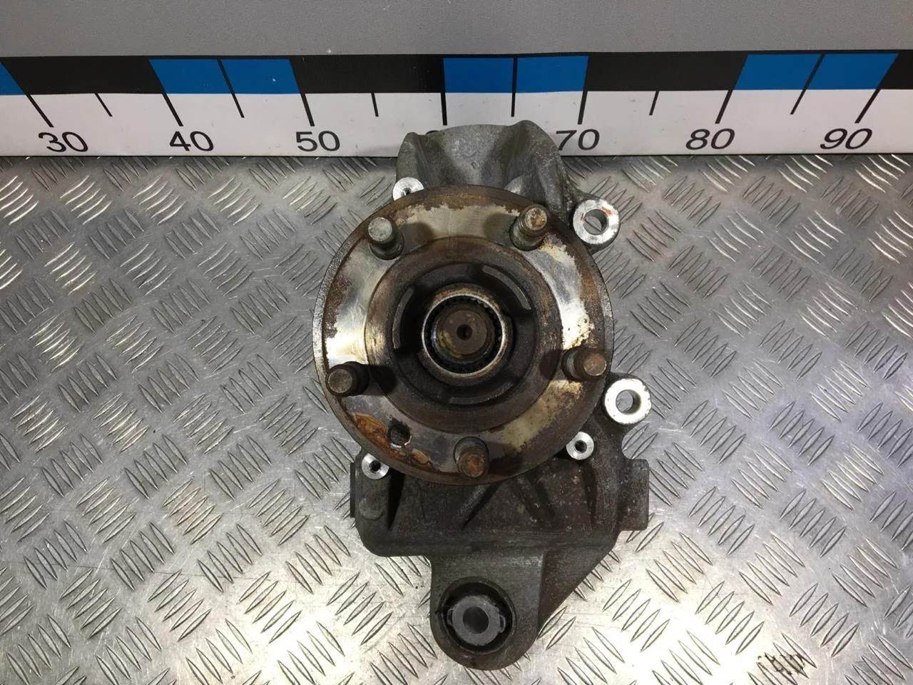 [Б/У] Кулак поворотный задний левый Evoque - в сборе LR024427 BJ321109AB J9C1450 BJ321109AA ступица, LR024505 W713012S430 C2Z3214 стопорное кольцо, LR125663 EX531238BA C2D58913 LR024508 8X231238AA C2P12624 подшипник. пробег 104т [ХОРОШЕЕ] [Код: 00622884 ]