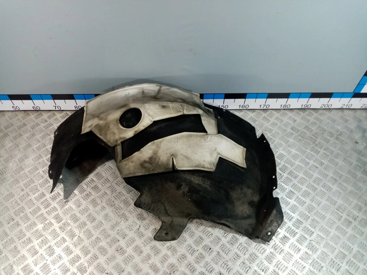 [Б/У] Локер передний правый задняя часть [Код: 00621310 ]