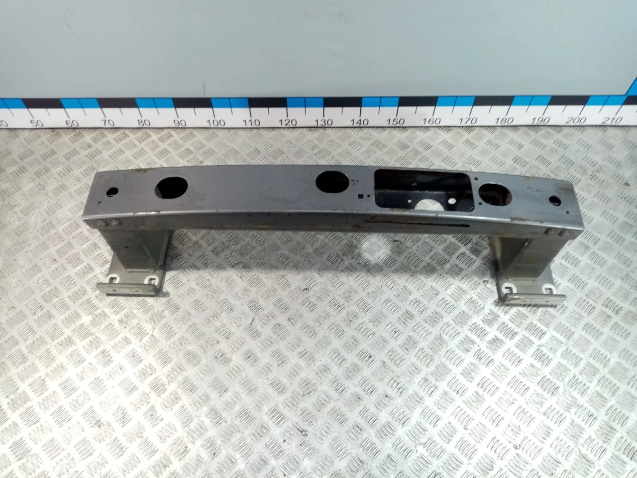 [Б/У] Усилитель переднего бампера [Код: 00621057 ]