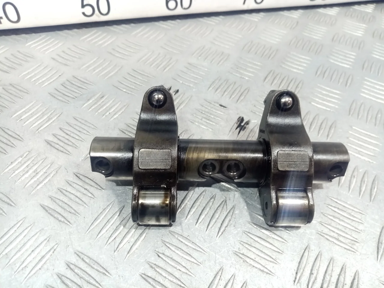 [Б/У] Ось коромысел [Код: 00624389 ]