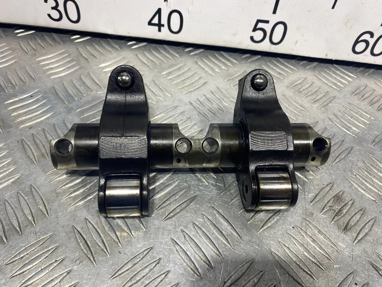 [Б/У] Ось коромысел [Код: 00625596 ]