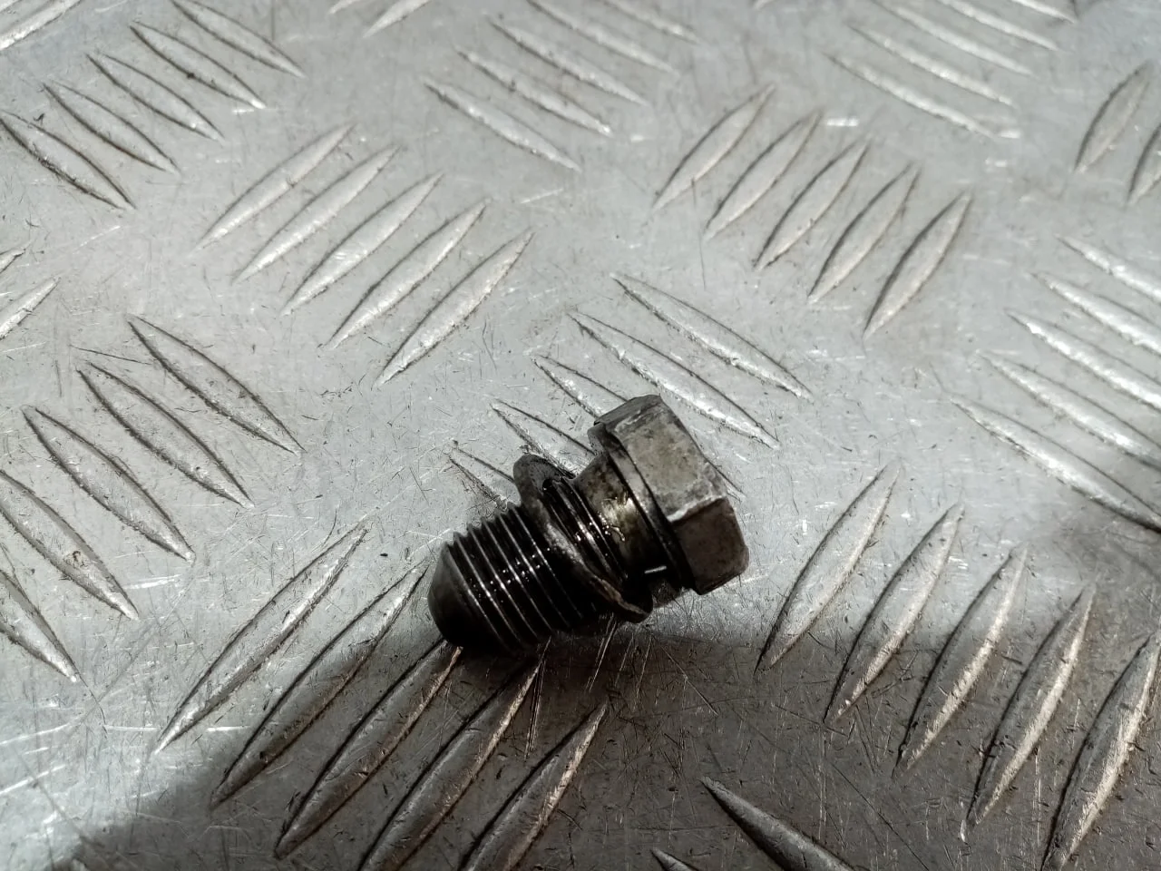 [Б/У] Пробка маслянного поддона [Код: 00624010 ]