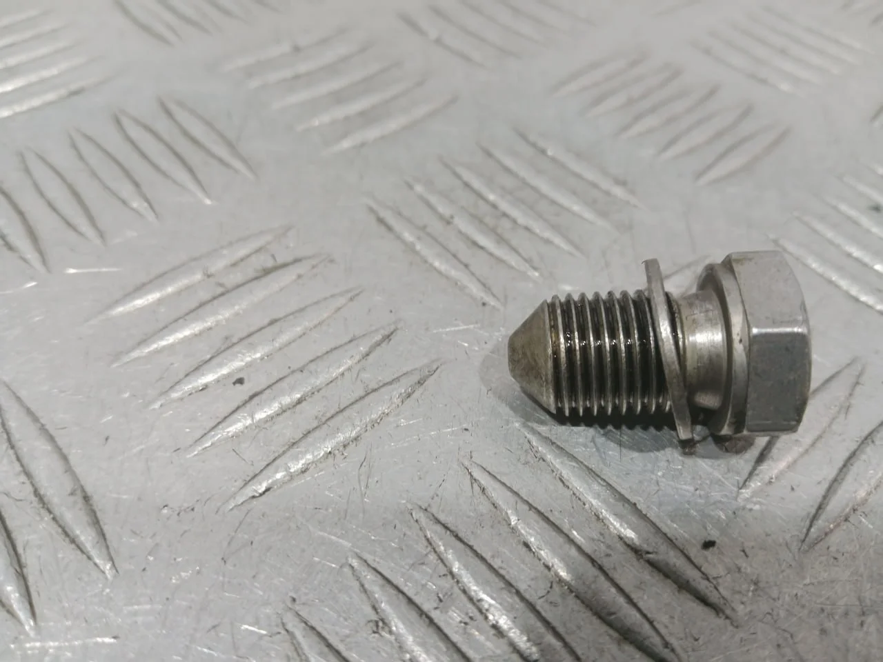 [Б/У] Пробка маслянного поддона [Код: 00624918 ]