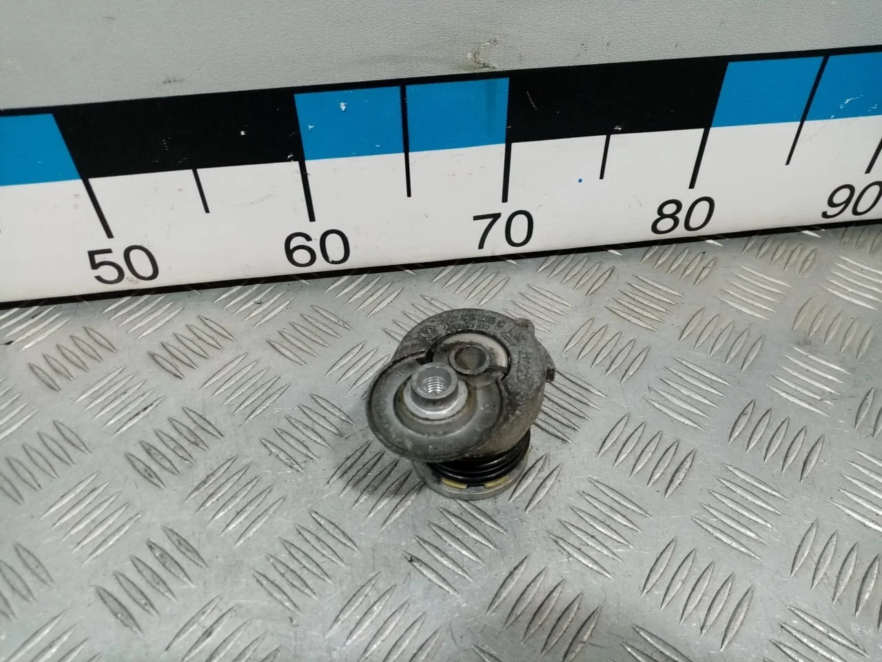 [Б/У] Ролик натяжной поликлинового ремня [Код: 00626182 ]