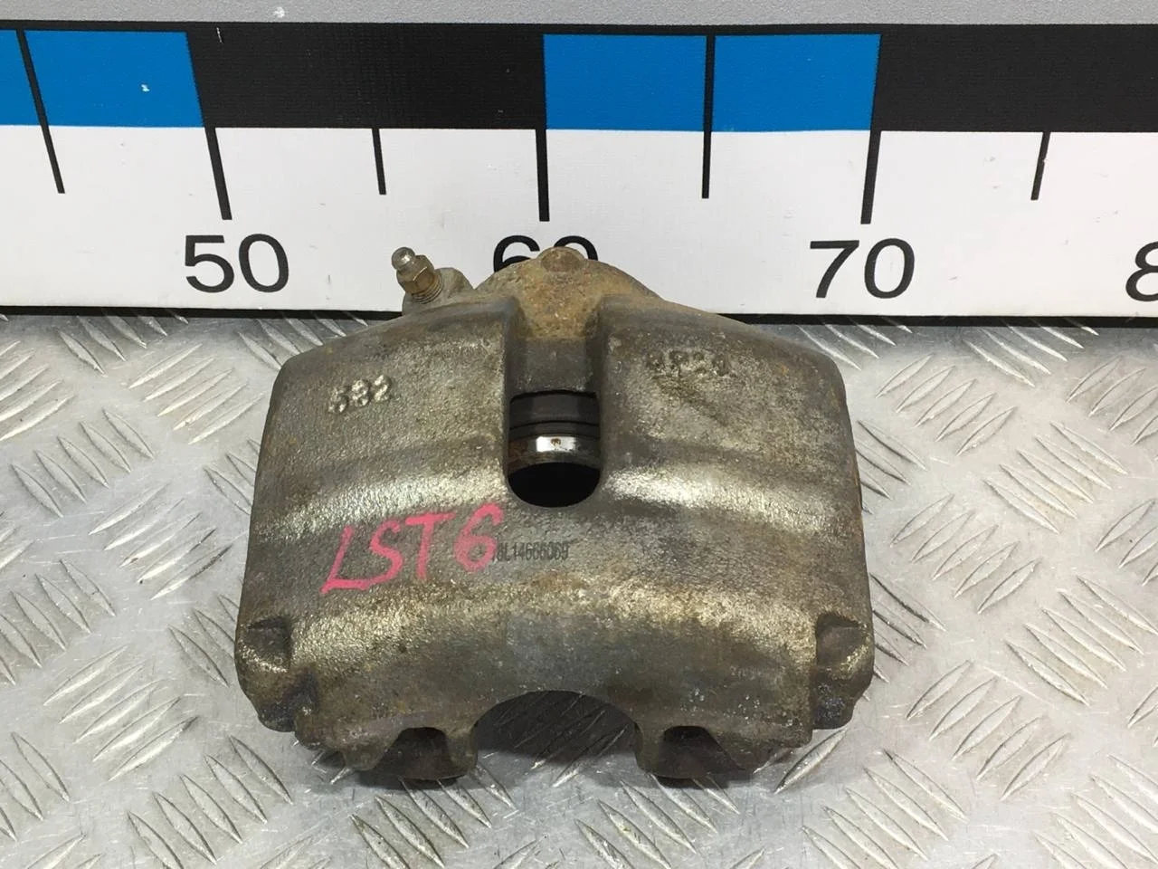 [Б/У] Суппорт тормозной передний правый [Код: 00621694 ]