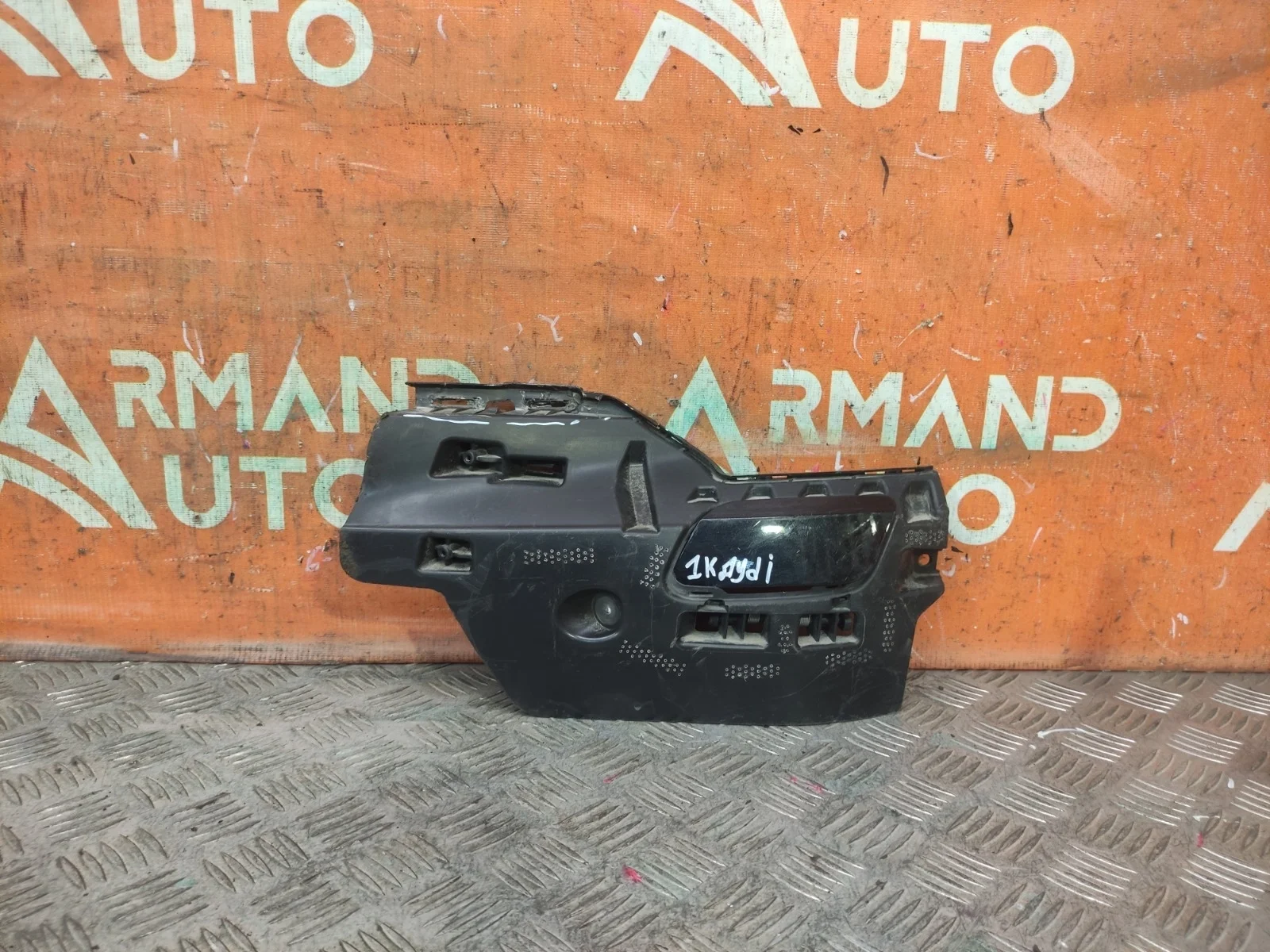 Кронштейн бампера Audi A6 2018-нв 5 C8