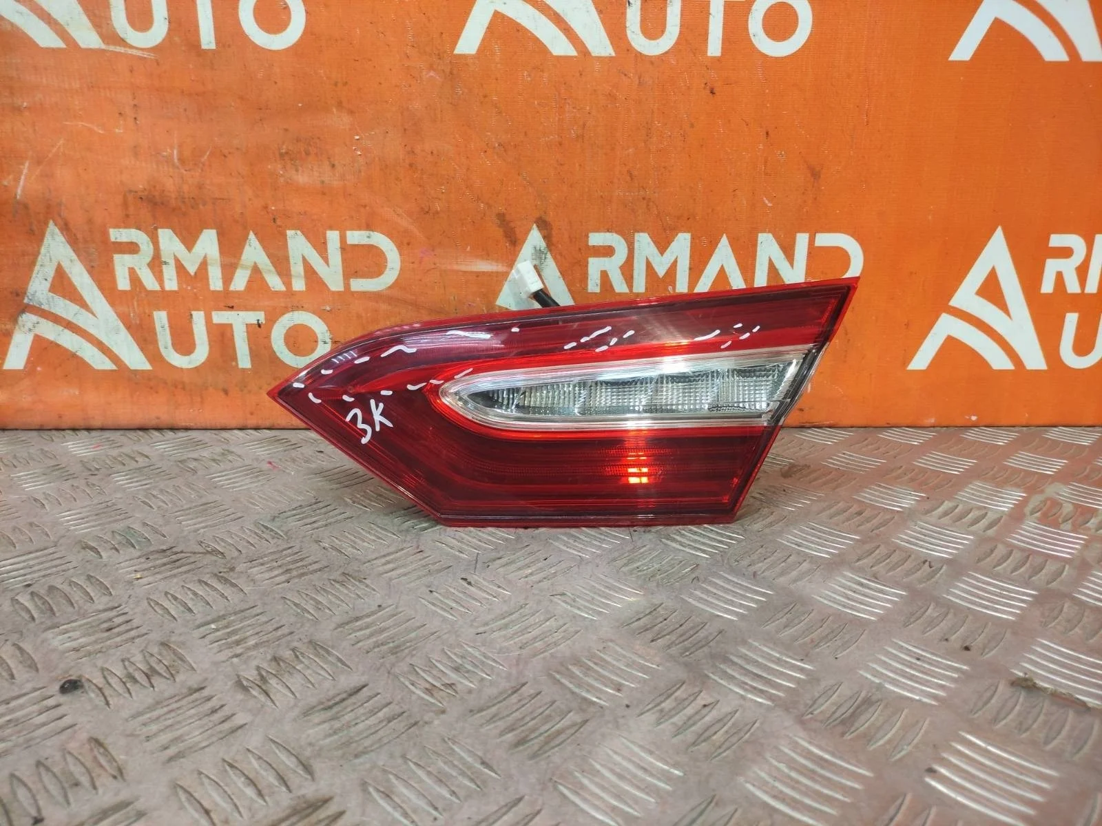 Фонарь внутренний Toyota Camry 2017-нв 8 XV70