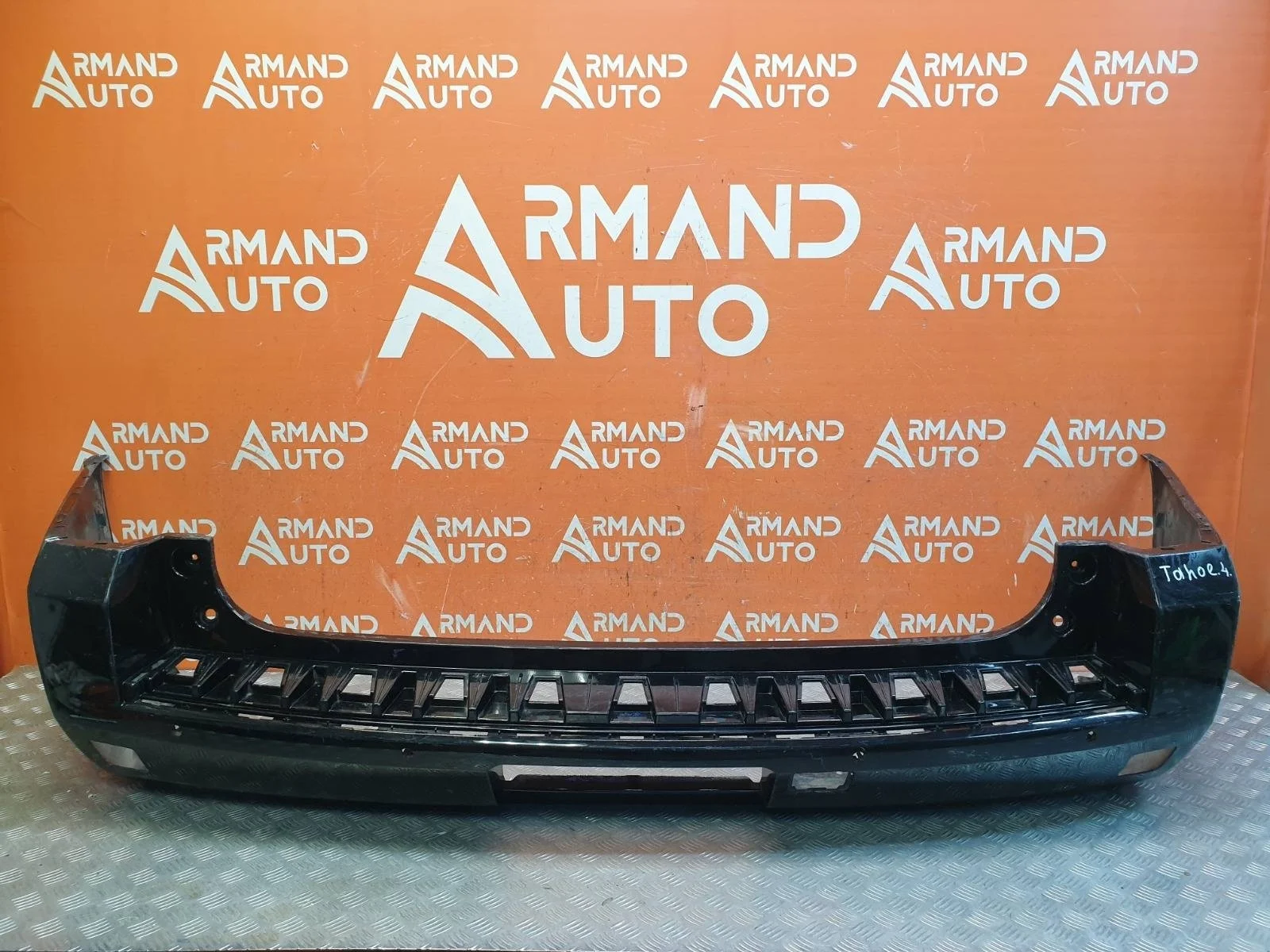 Бампер Chevrolet Tahoe 2014-2020
