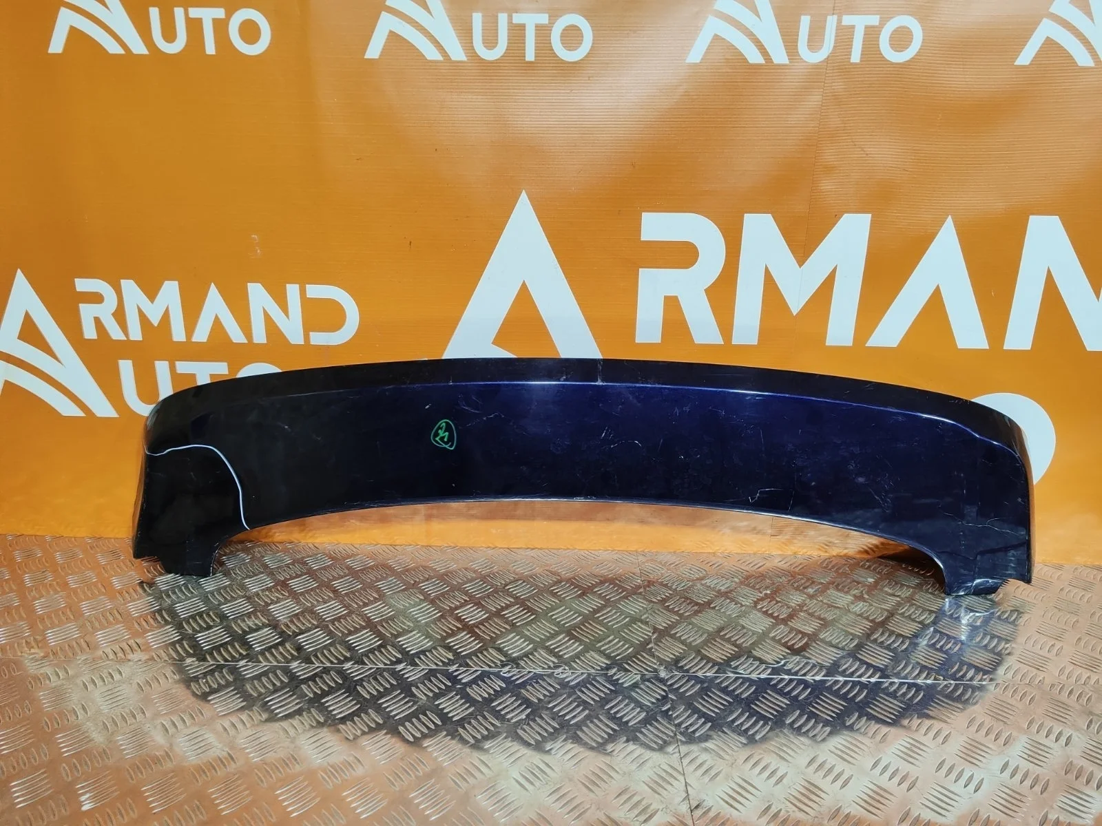 Спойлер двери багажника Lexus LX 2015-2023 URJ200