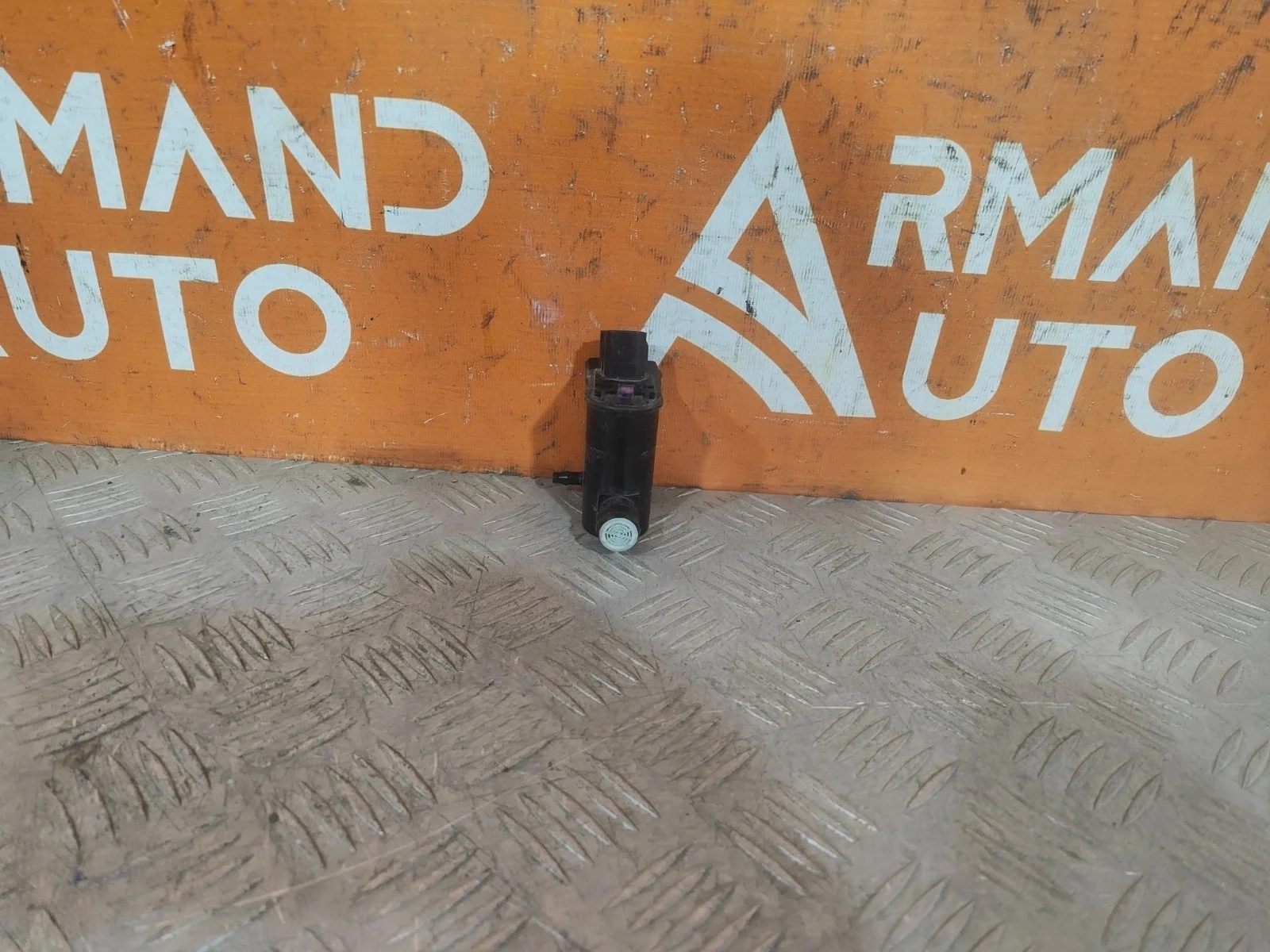 Насос стеклоомывателя Hyundai Santa Fe 2012-2019 3 DM