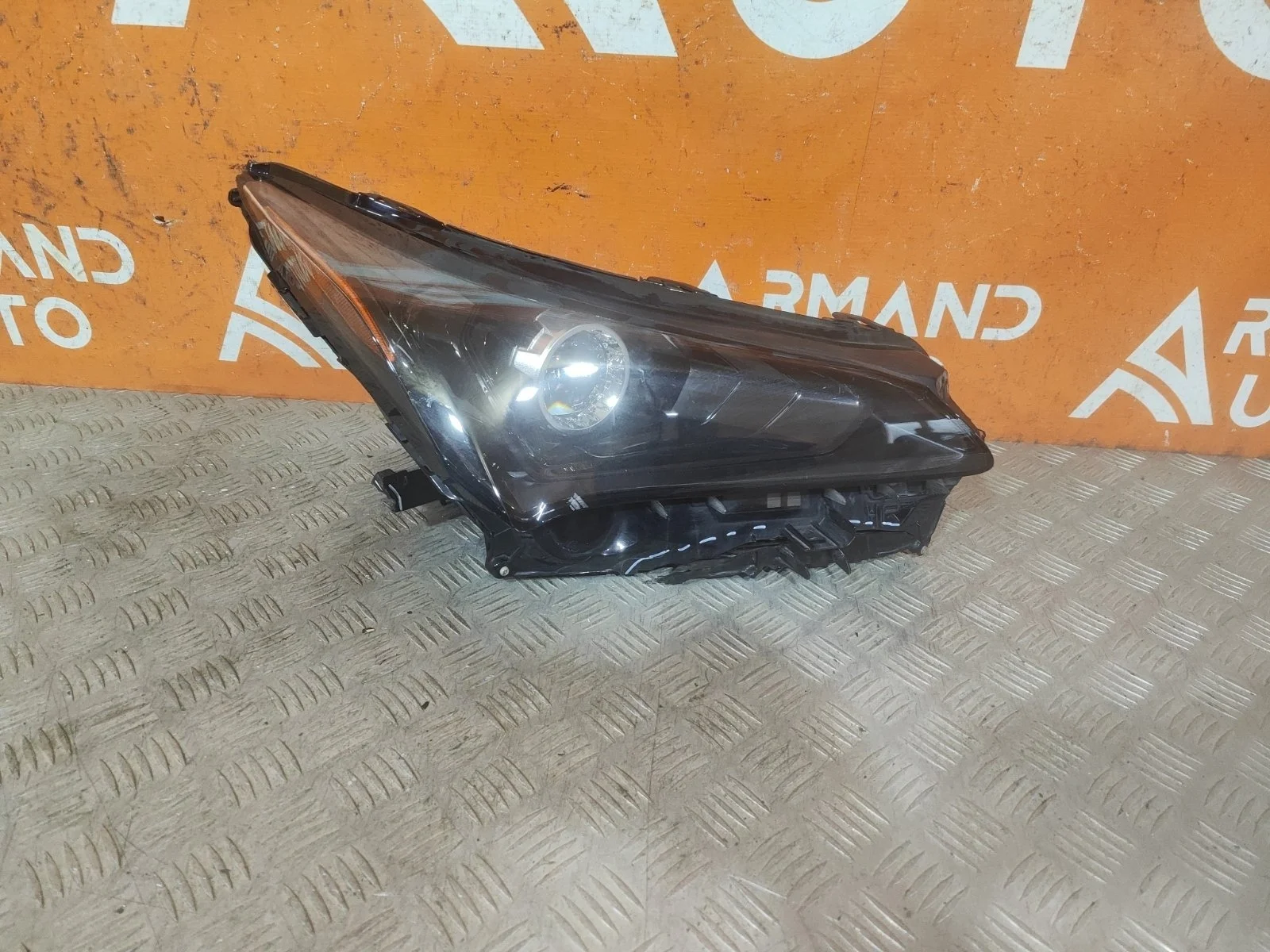 Фара Lexus NX 2017-2021