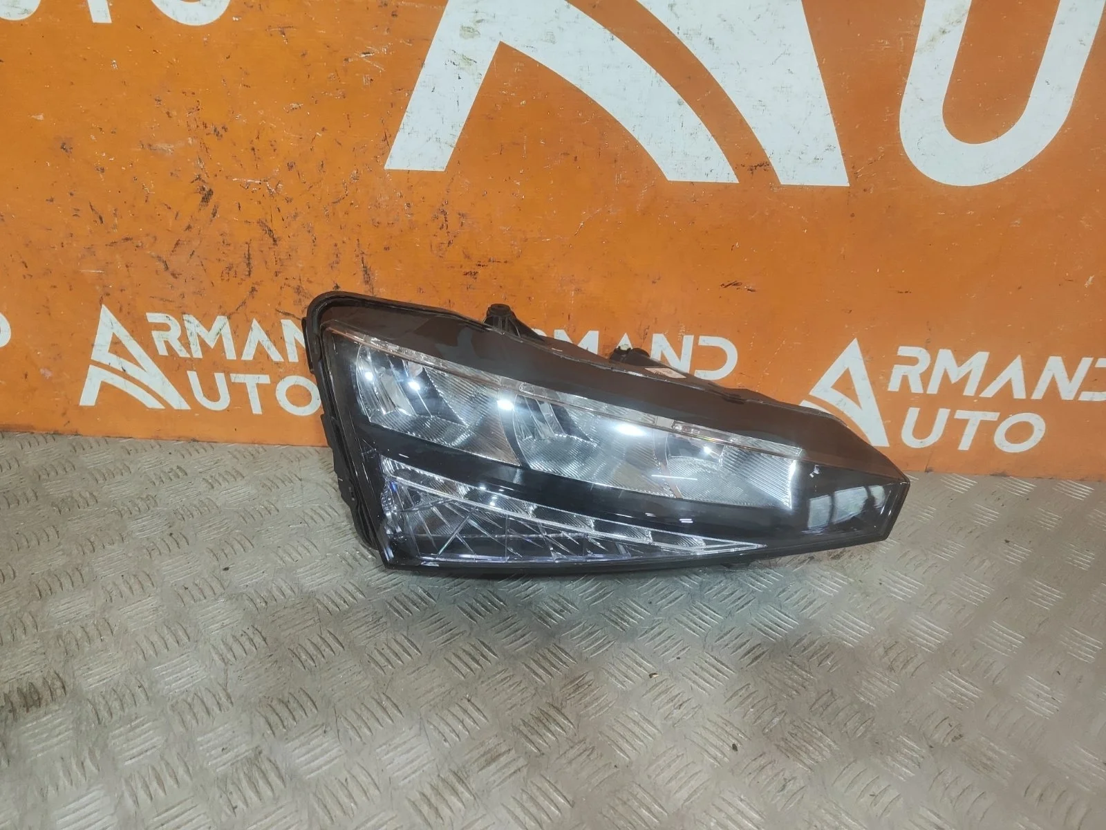 Фара Skoda Rapid 2020-нв