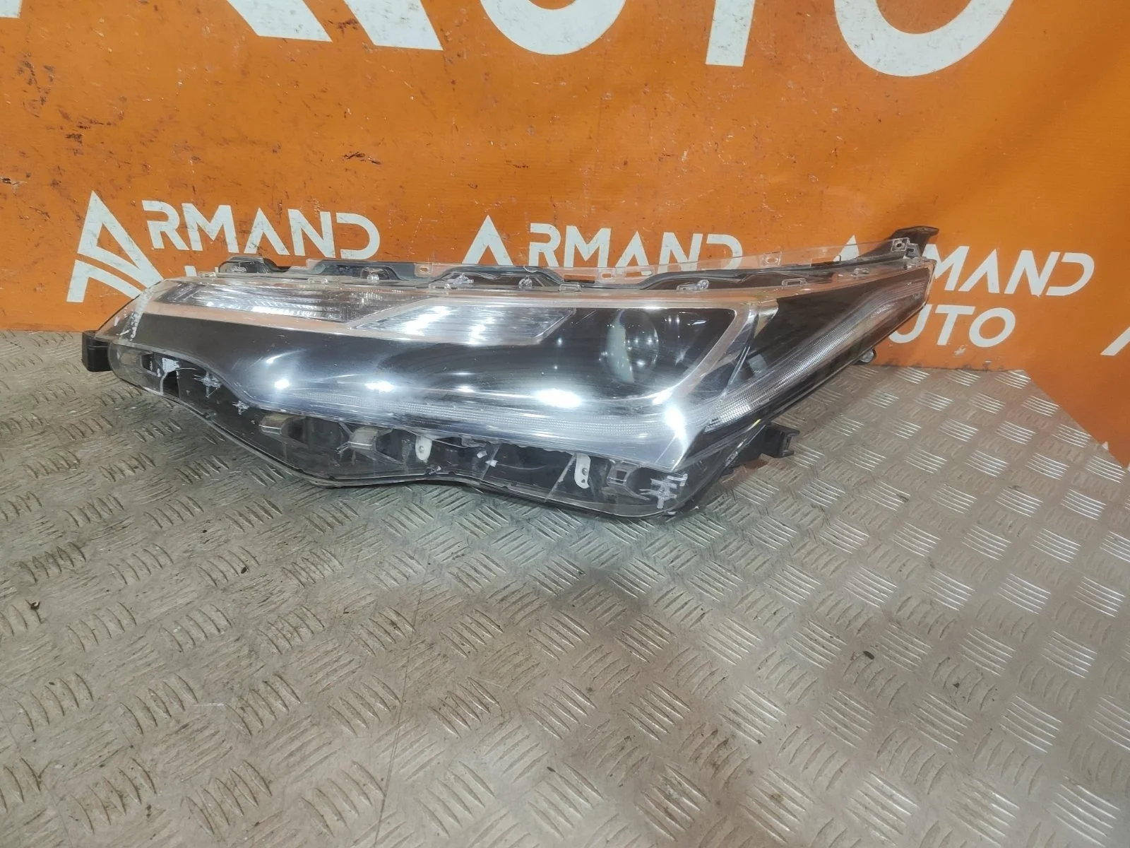 Фара Toyota Corolla 2015-2019 11 E160 E170 E180