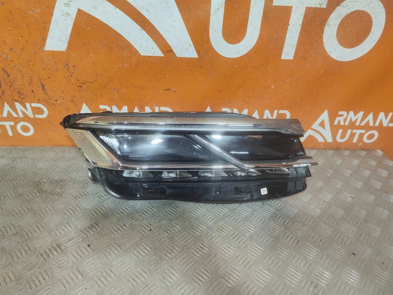 Фара Volkswagen Touareg 2018-нв 3