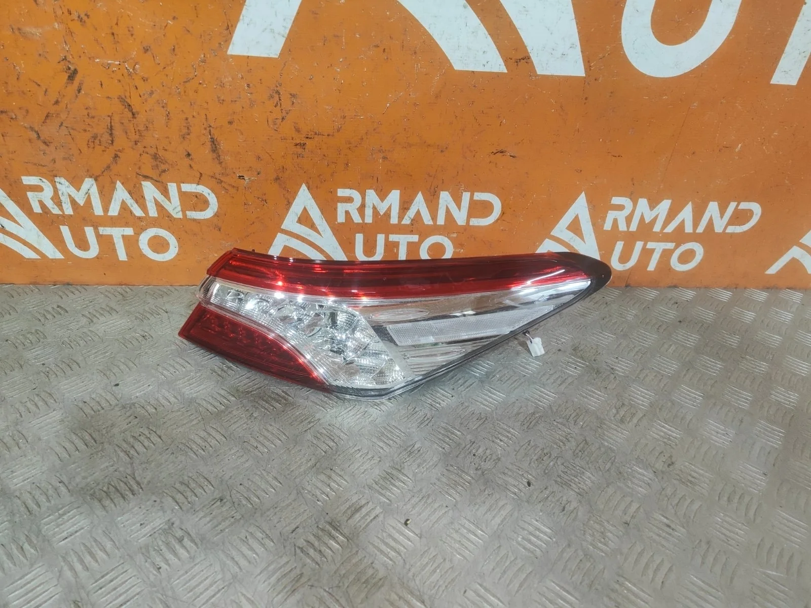 Фонарь внешний Toyota Camry 2017-нв 8 XV70