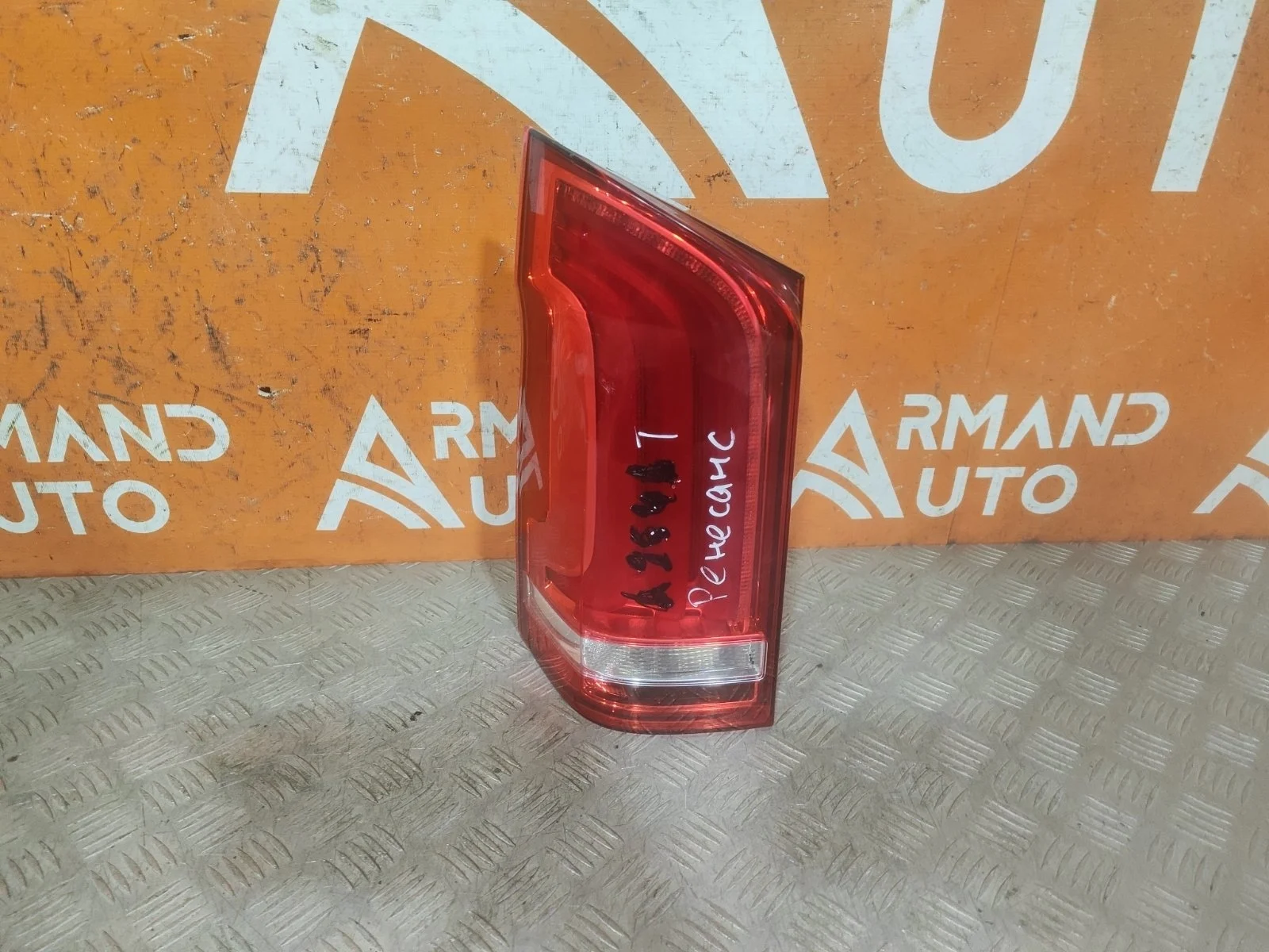 Фонарь Mercedes V-Class 2014-нв W447