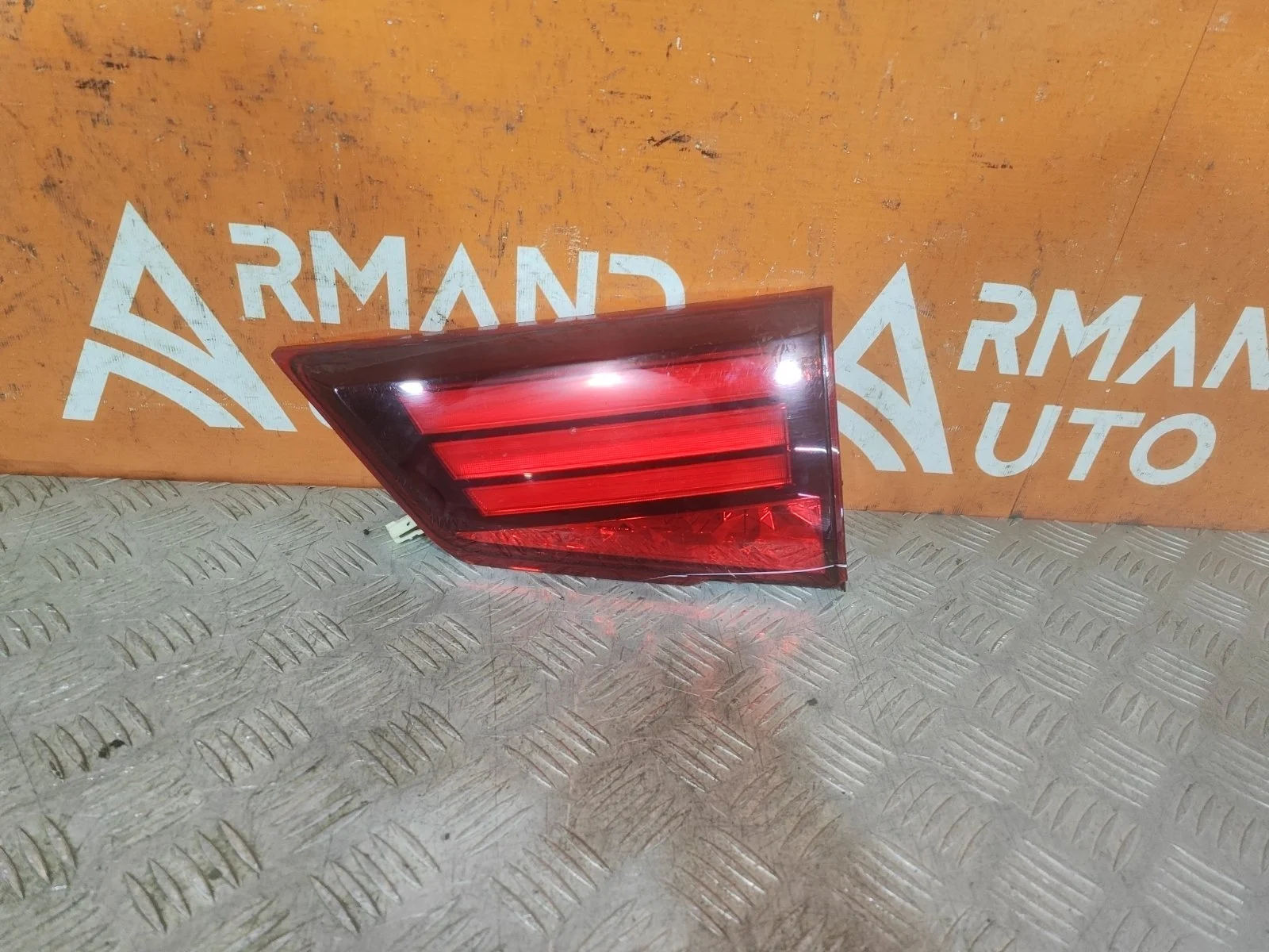 Фонарь внутренний Mitsubishi Outlander 2015-нв 3