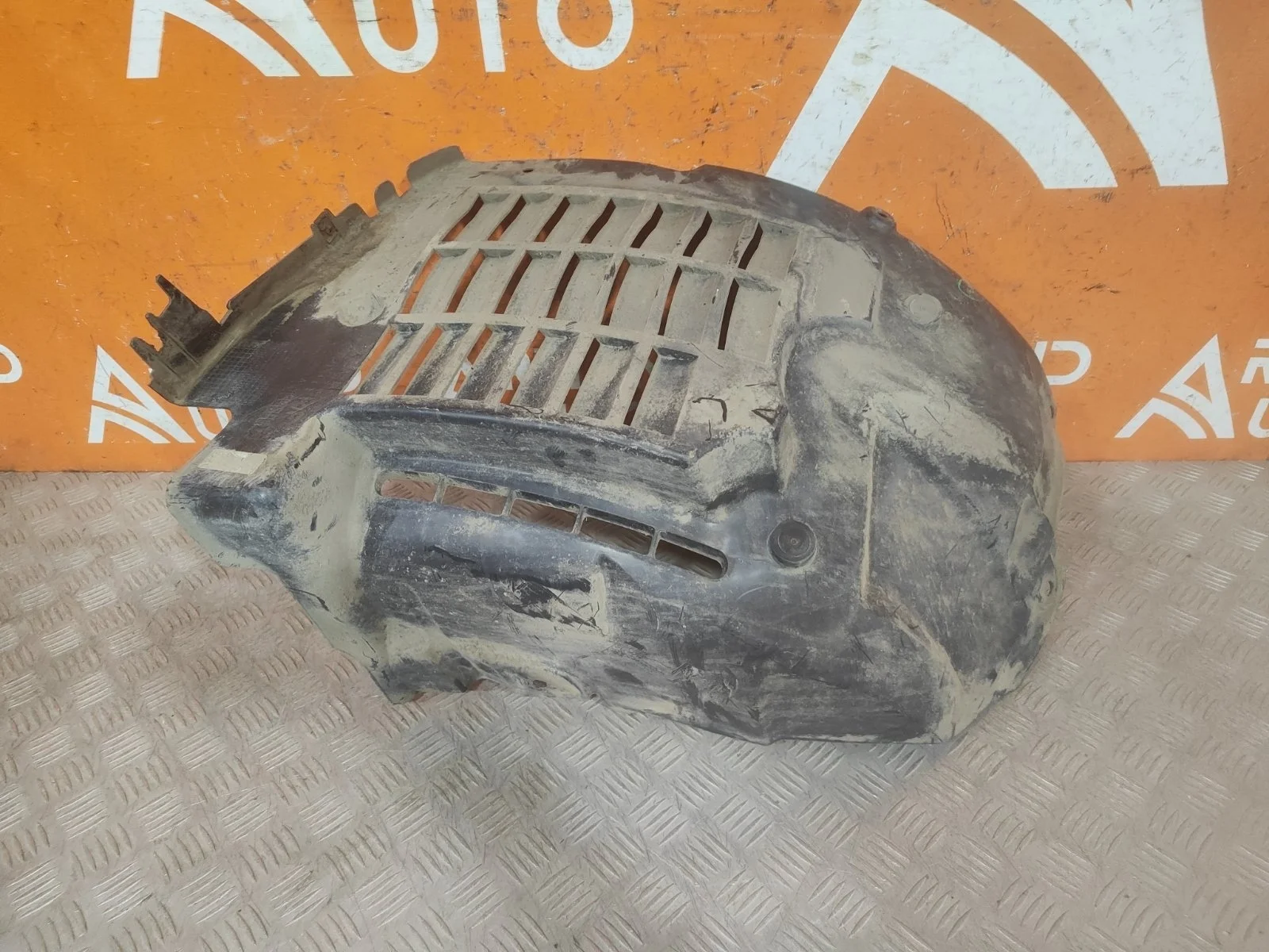 Подкрылок Land Rover Range Sport 2013-2017 L494