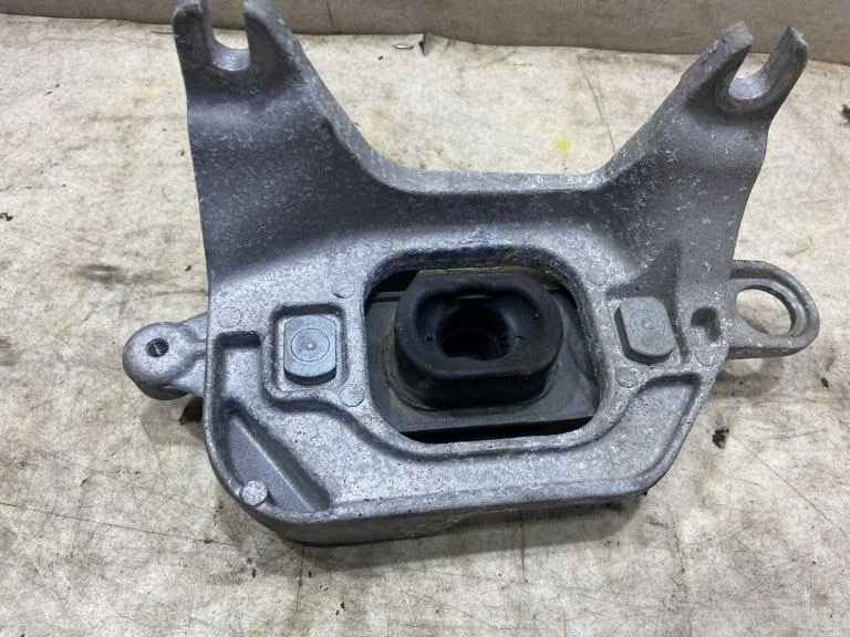 Опора КПП Nissan Qashqai J11 112221641R