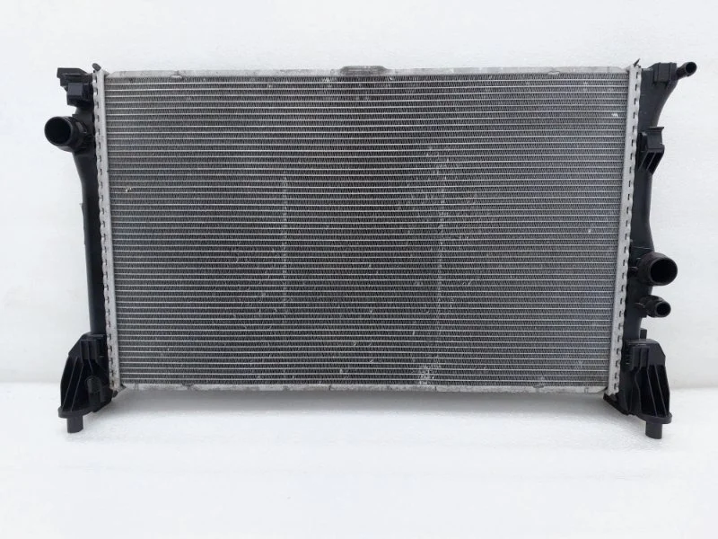 Радиатор основной Mercedes-Benz V-Class 2018 W447