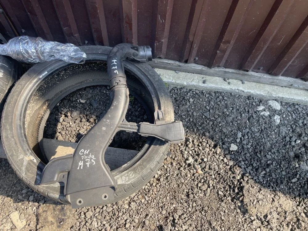 Воздухозаборник nissan tiida C11