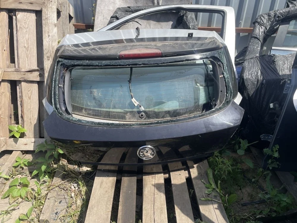 крышка багажника opel astra h GTC 3d голая