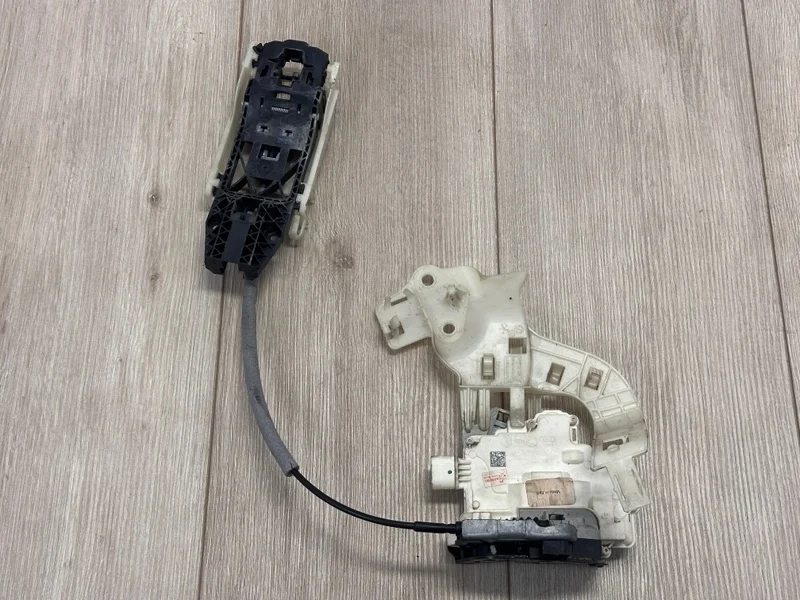 Замок двери Porsche Cayenne V8 2011 958 (92A)