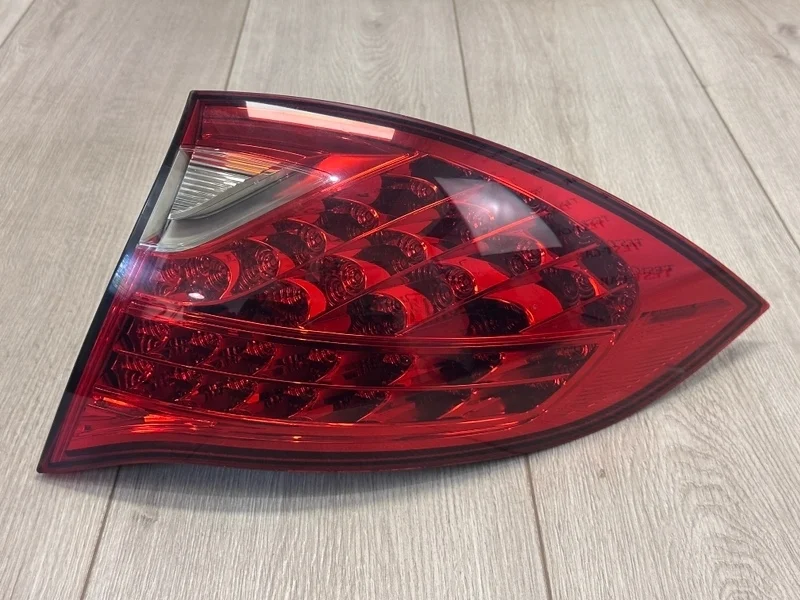 Фонарь в крыло Porsche Cayenne 2011 958 (92A)