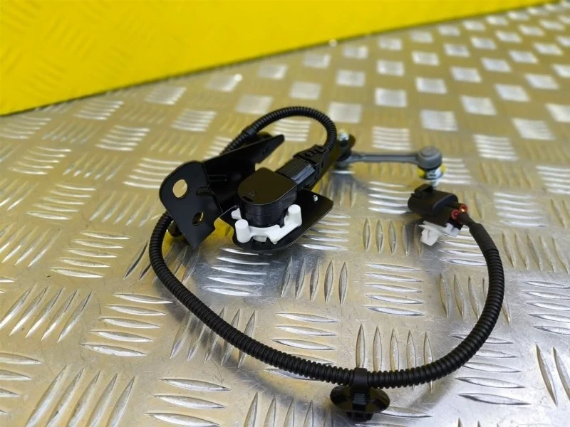 Датчик положения подвески Lexus Lx 570 (2007-2022) 2008 8940760031