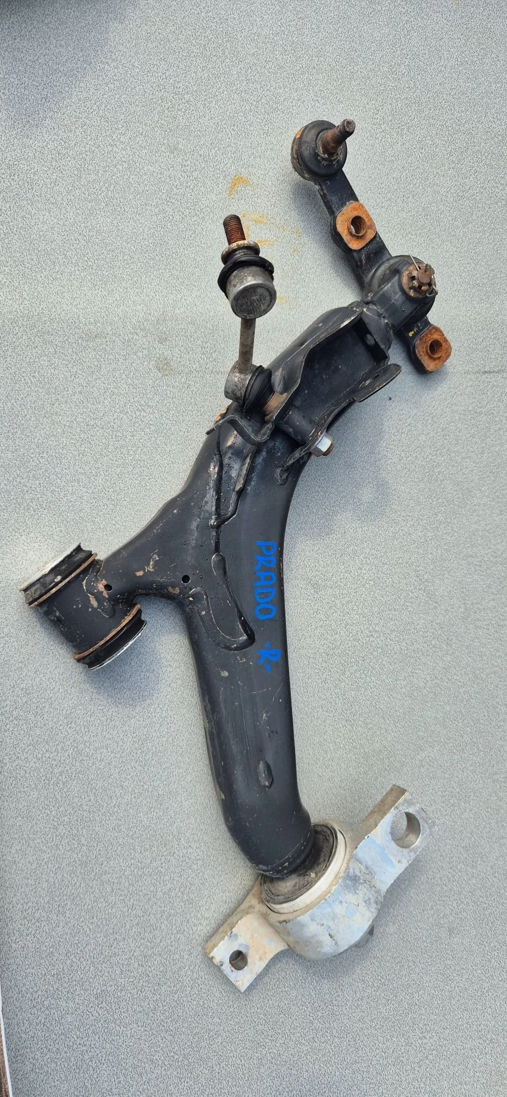 Рычаг передний нижний правый для Lexus GS 300/400/