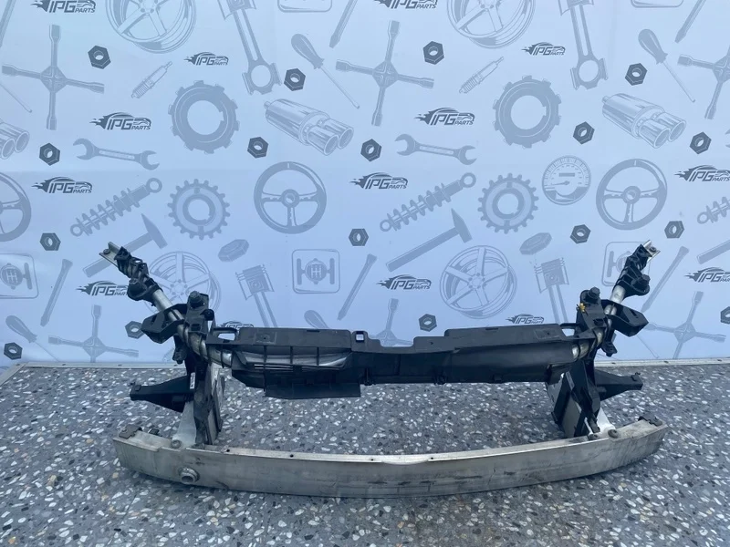 Передняя панель телевизор Mercedes-benz 2016 W246