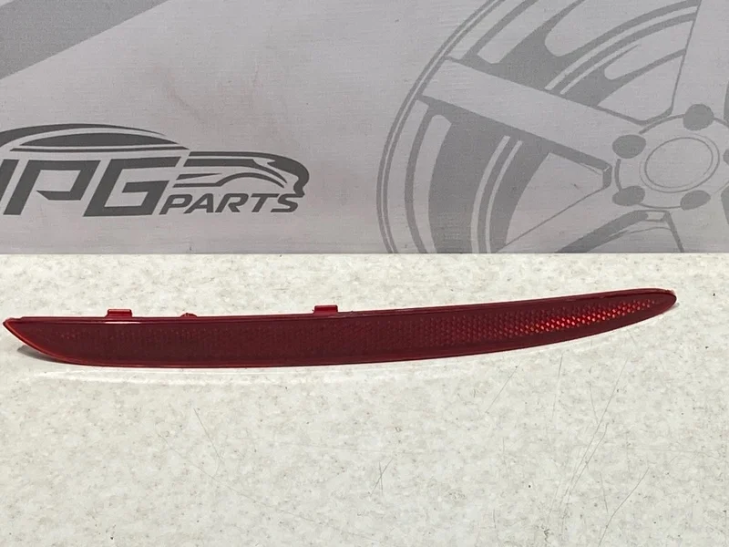 Отражатель в задний бампер правый Mercedes-benz W213