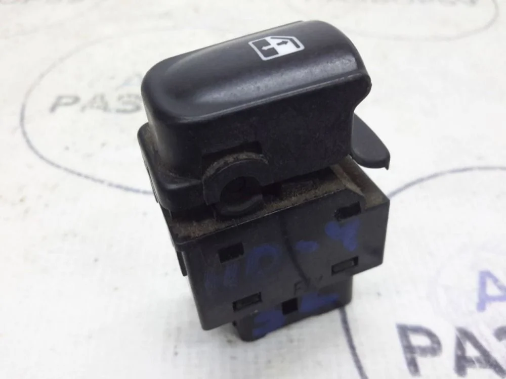 Кнопка стеклоподъемника Hyundai Elantra V (2010—2014)