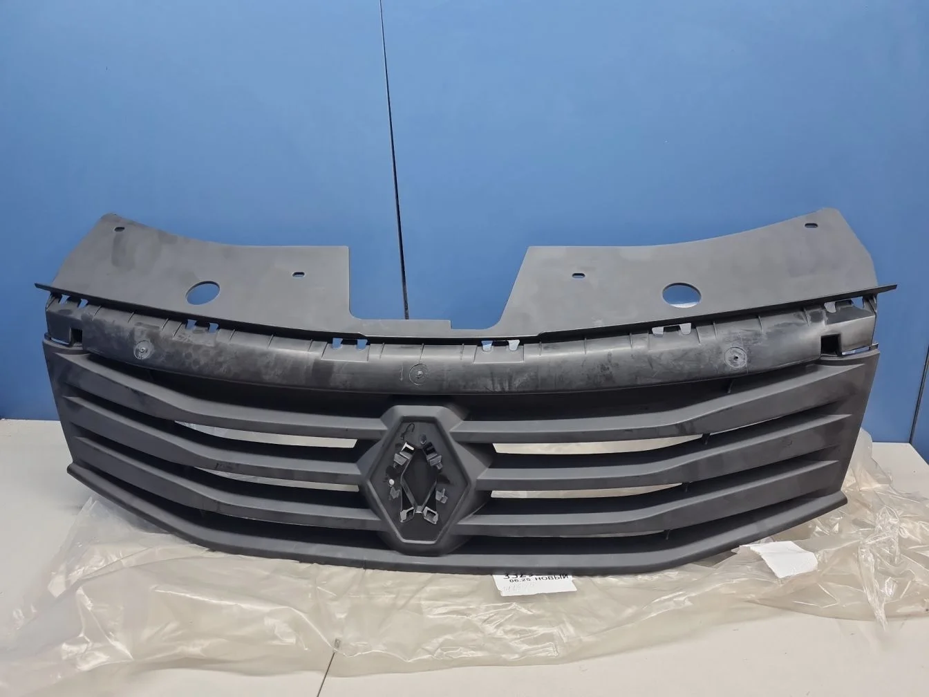 Решетка радиатора для Renault Sandero 2009-2014