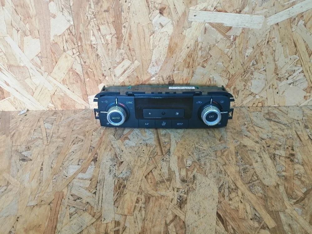 Блок управления климатом Volkswagen Touareg II (2010—2014) 7P6907040CD