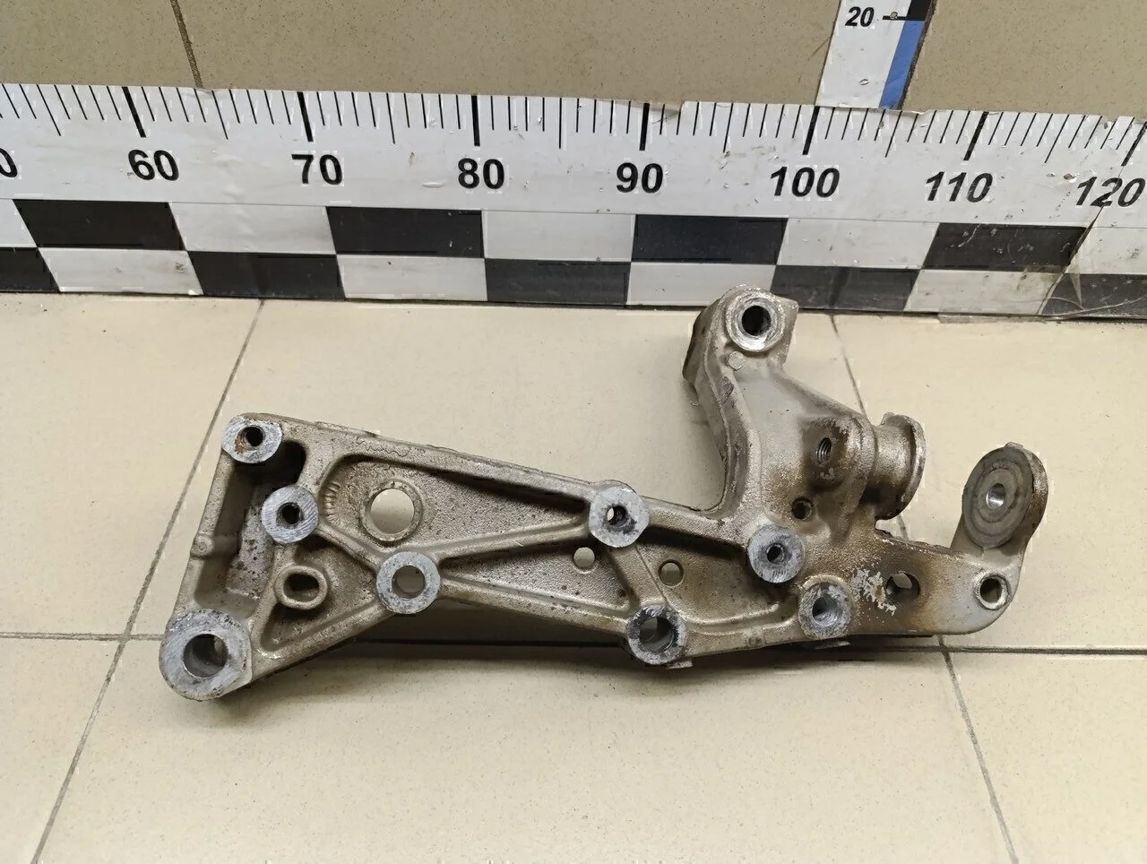 Кронштейн переднего рычага Yeti 2009>