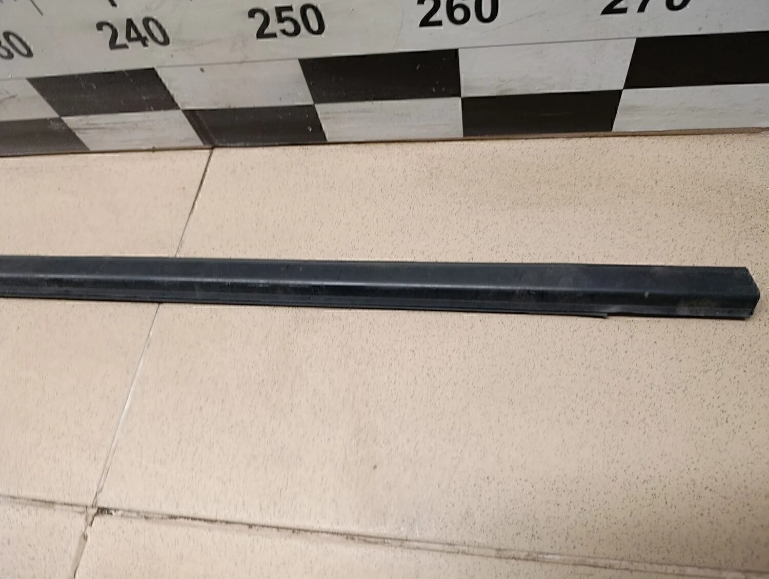 Накладка стекла переднего правого Almera Classic (B10) 2006-2013